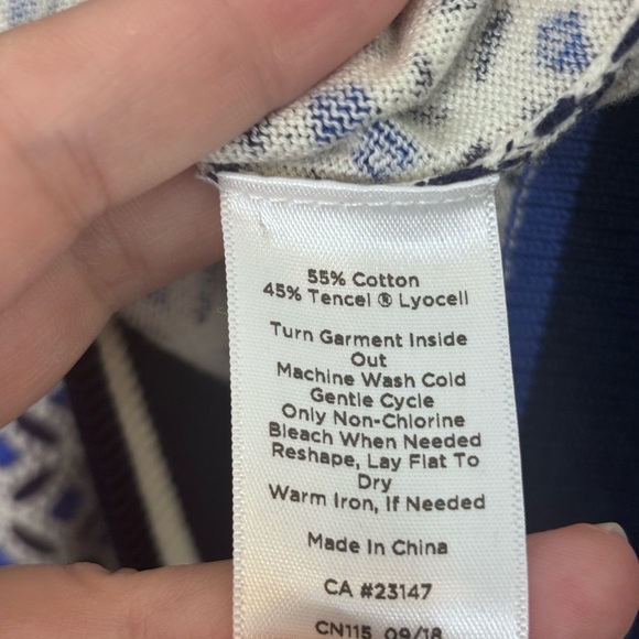 Talbots Blue and White Chic Geometric Patterned Blouse with Button Detail 2x - Picture 9 of 9